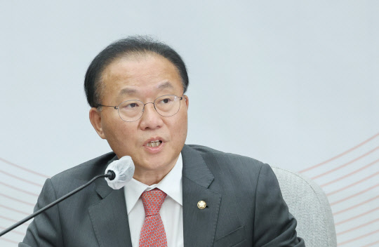 윤재옥 국민의힘 원내대표가 11일 오전 국회에서 열린 원내대책회의에서 발언하고 있다. [연합뉴스]